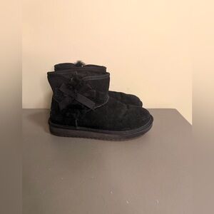 KOOLABURRA BY UGG VICTORIA MINI BLACK SUEDE WOMEN'S BOOTS SIZE US 6
